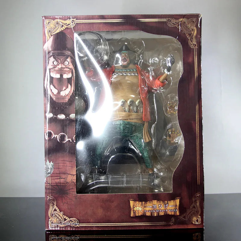 Statua One Piece — Czarnobrody (bojowe detale i czarny płaszcz)