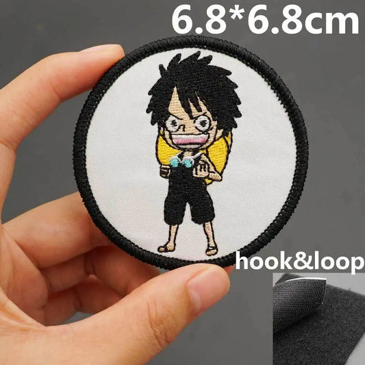 Naszywka One Piece – Monkey D. Luffy jako dziecko (czarne koło)