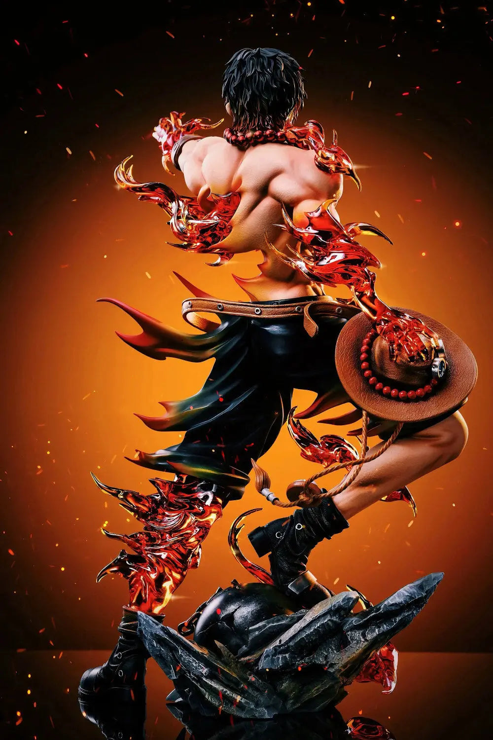 Statua One Piece — Portgas D. Ace (efekty intensywnych płomieni)