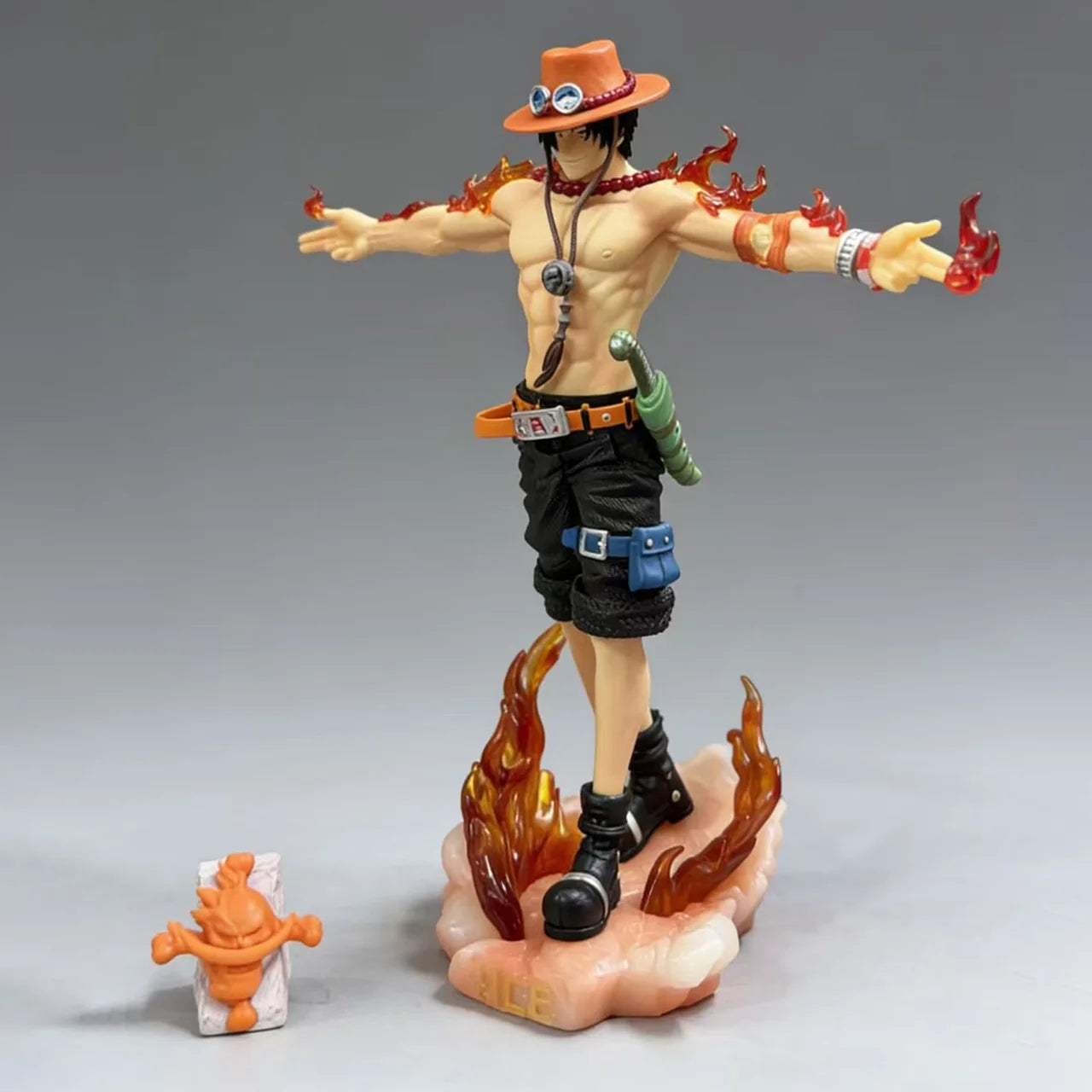 Statua One Piece — Portgas D. Ace (bojowa poza „Ognisty Krucyfiks”)