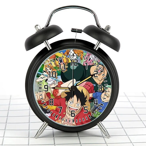 Retro budzik One Piece – załoga Słomkowego Kapelusza (czarny model)
