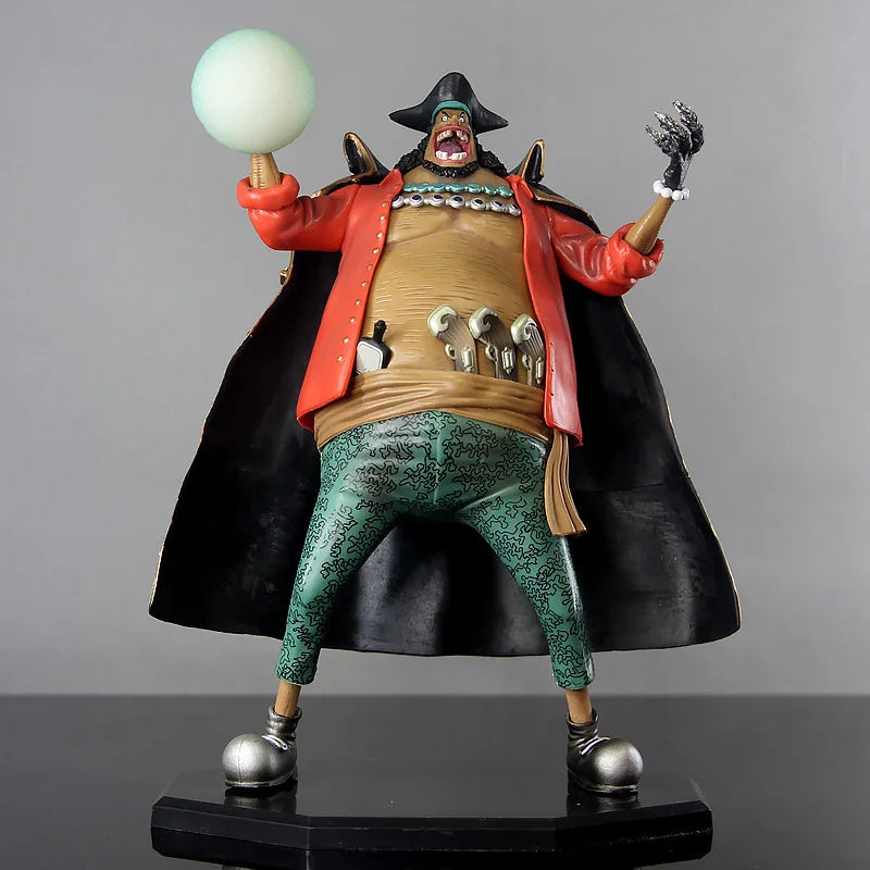 Statua One Piece — Czarnobrody (bojowe detale i czarny płaszcz)