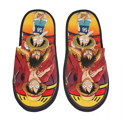 Kapcie One Piece – Luffy ze słomkowym kapeluszem (akcja)