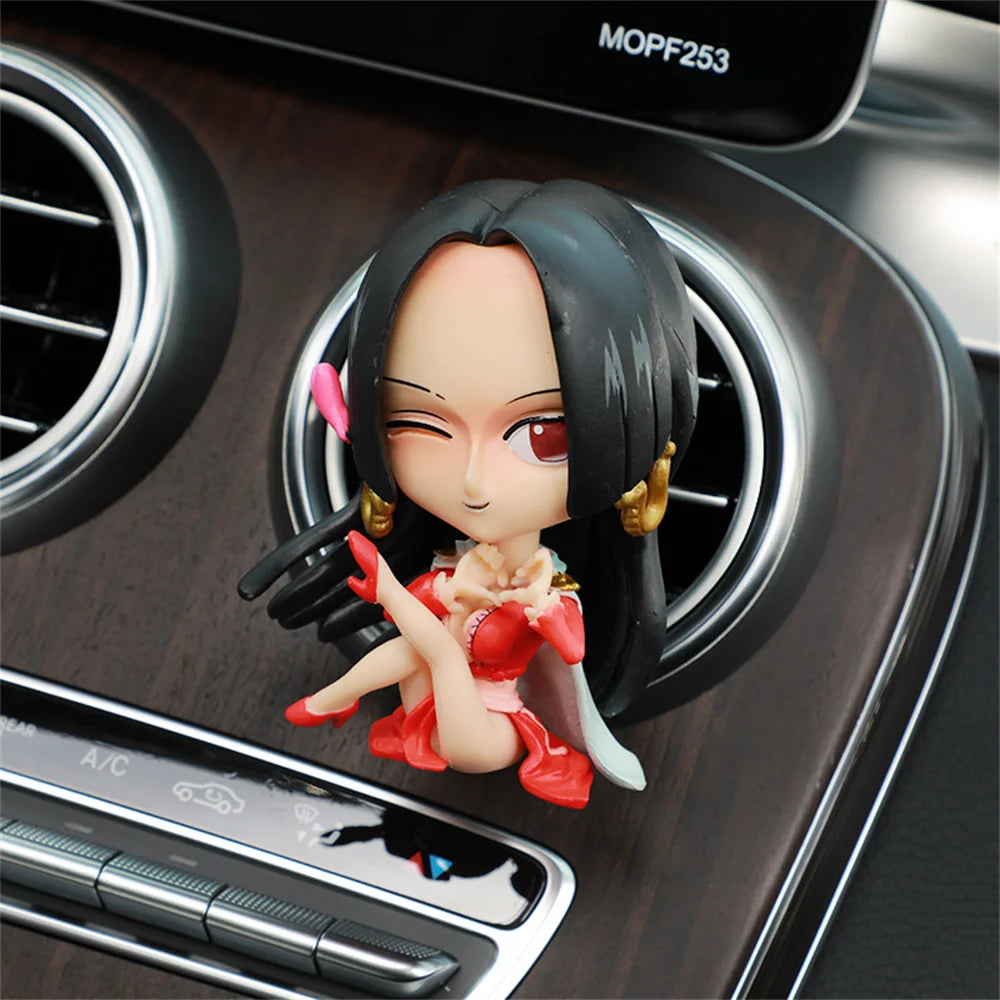 Akcesorium samochodowe One Piece – figurka Boa Hancock do kratki wentylacyjnej