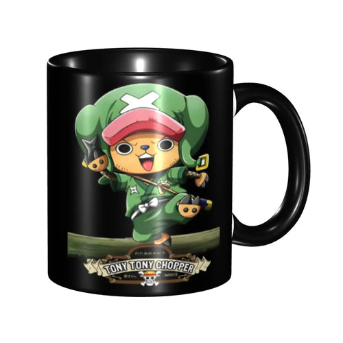 Kubek One Piece – Chopper w stylu chibi z kwiatami sakury